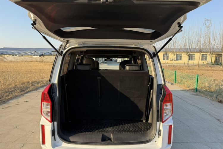 Used Wuling Hongguang PLUS 2019 1.5T Manual Luxury 7-Seater Trunk