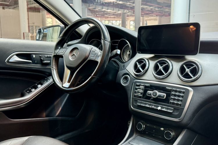 Used Mercedes-Benz GLA 2015 GLA 200 Fashion Model Interior 5