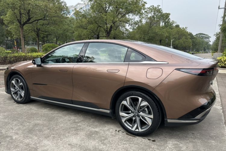 Used Mazda EZ-6 2024 Range-Extended 200 Luxury Edition