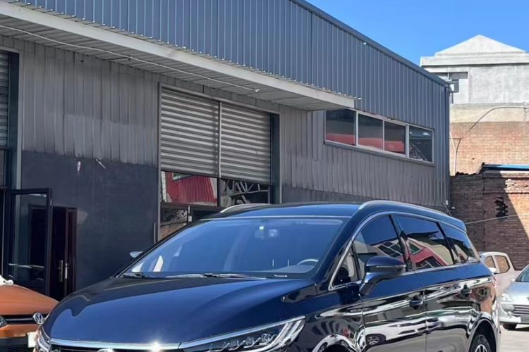 Used BYD Song MAX 2018 1.5T Automatic Smart Connect Elite Model with 6 Seats