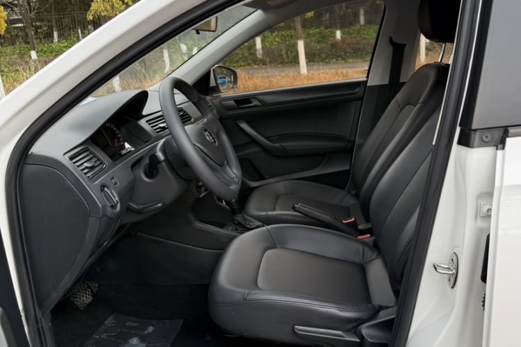 Used Volkswagen Santana 2018 1.5L Automatic Fashion Edition Interior 4