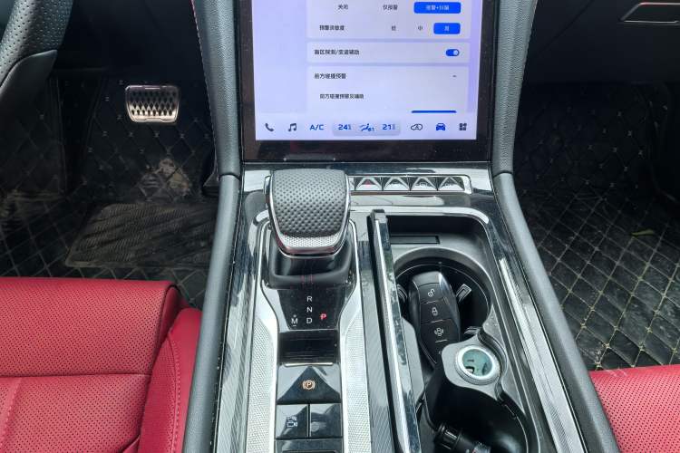 Used Hongqi H6 2024 2.0T ZhiMei Edition Gear Lever