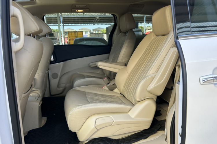 Подержанный Buick GL8 2023 2.0L White 77900km AT 7 Seats на продажу ...