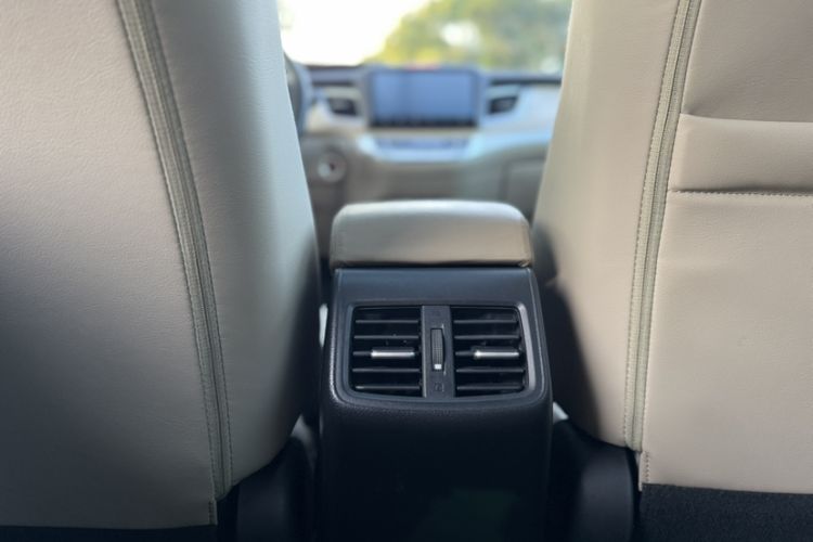 Used Honda Jade 2016 1.8L Automatic Comfort Elite Version 5 Seats Interior 3