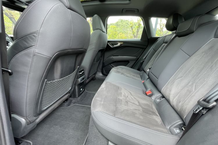 Used Audi Q4 e-tron 2023 40 e-tron Creation Edition Midnight Interior 3