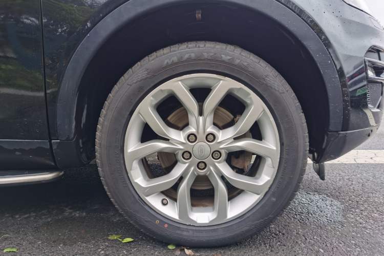 Used Land Rover Discovery Sport 2017 2.0T HSE Exterior 6