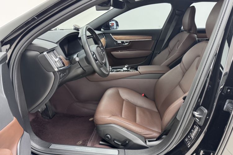 Used Volvo S90 New Energy 2021 T8 eDrive Hybrid Zhiyi Luxury Edition
