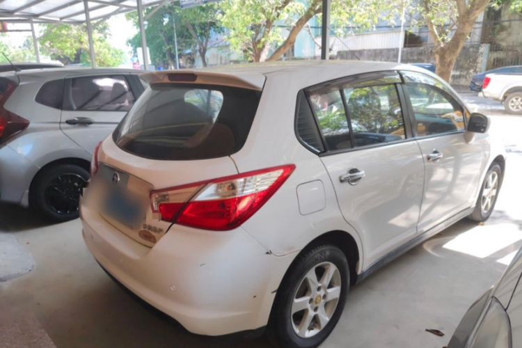 Used Venucia R50 2013 1.6L Automatic Fashion Edition
