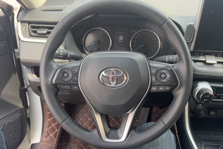 Used Toyota Wildlander 2022 Dual-Engine 2.5L E-CVT Two-Wheel Drive Luxury PLUS Edition
