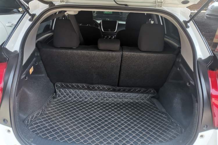 Used Toyota YARiS L Zhi Xuan 2019 1.5E CVT Dynamic Edition China VI compliant Trunk