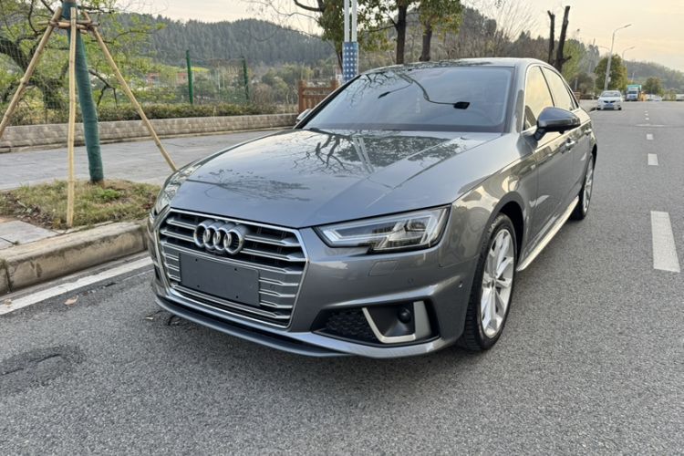 Used Audi A4L 2019 40 TFSI Fashion Version China V