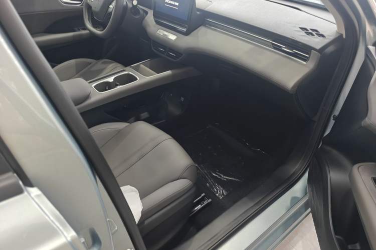 Used Roewe D6 2025 450 km Premium Edition