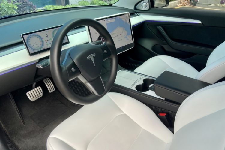 Used Tesla Model 3 2021 Performance High-Performance All-Wheel-Drive Version 3D6 Interior 2