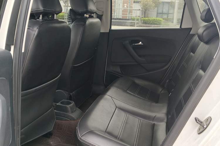 Used Volkswagen Polo 2018 1.5L Manual Drive-Comfort Model Interior 6