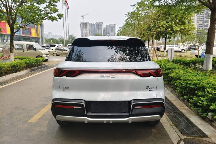 Used BYD Yuan UP 2025 Intelligent Driving Version 401 KM Dynamic Edition Exterior 5