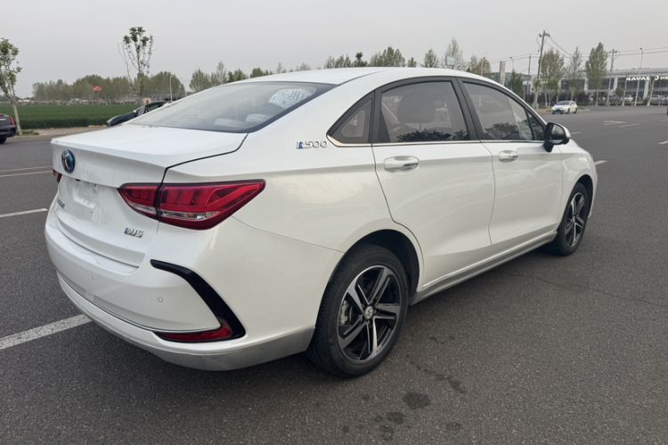 Used BAIC Beijing EU5 2018 R500 Smart Edition Exterior 4