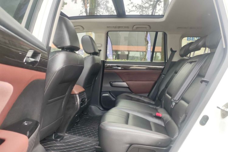 Used GAC Trumpchi GS8 2017 320T Two-Wheel Drive Luxury Smart Connectivity Version (7 Seats)