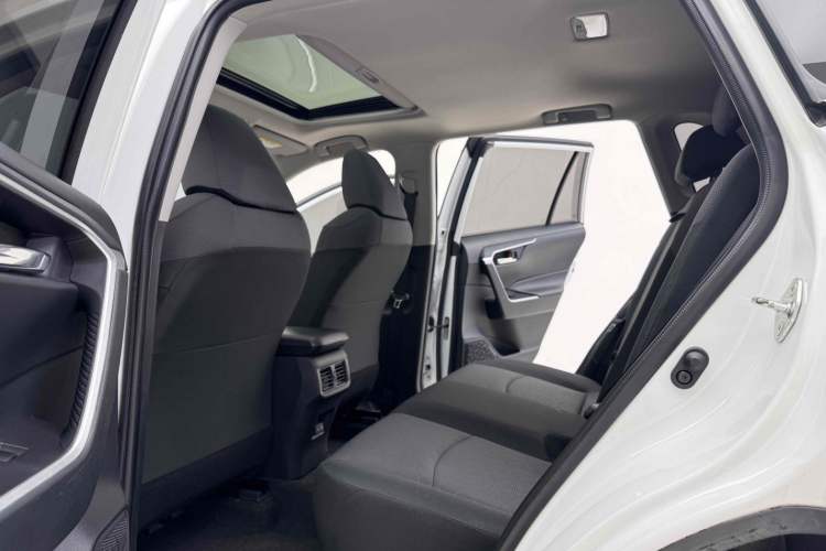 Used Toyota RAV4 2021 2.0L CVT Two-Wheel Drive Fashion Edition
