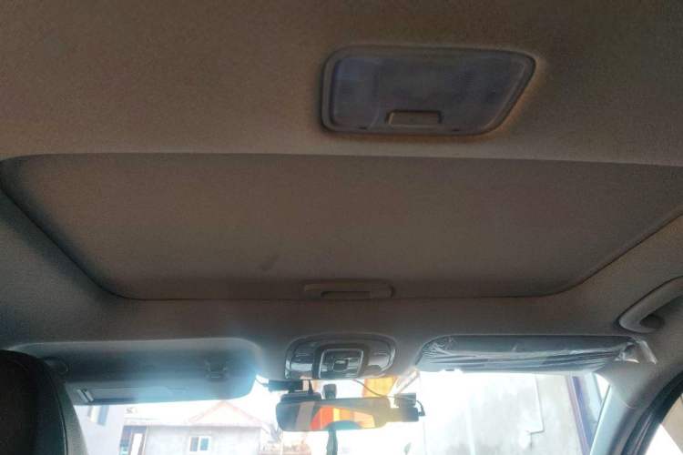 Used Hyundai Elantra 2022 1.5L CVT GLX Elite Edition Interior 5