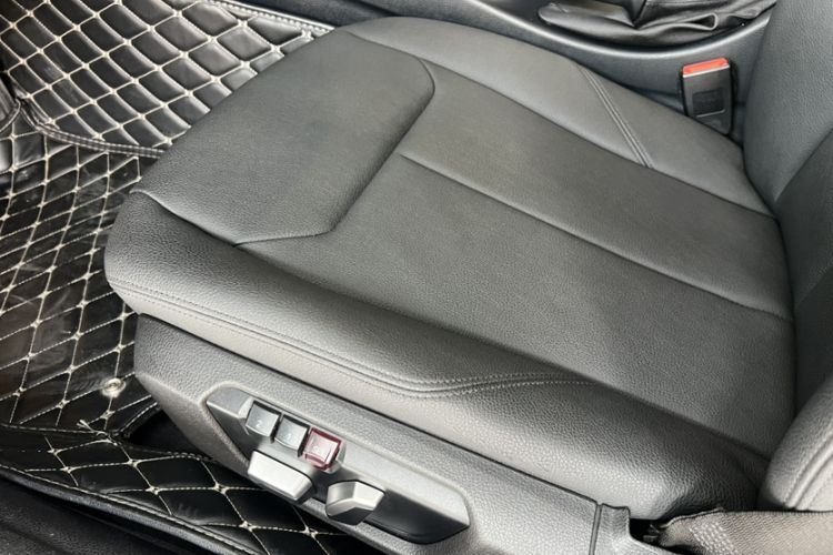 Used BMW 3 Series 2017 320Li Fashion Model Interior 2