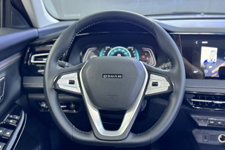 Used CHANGAN OSHAN X7 PLUS 2022 1.5T Blue Whale Edition Automatic Prestige Version Interior 11