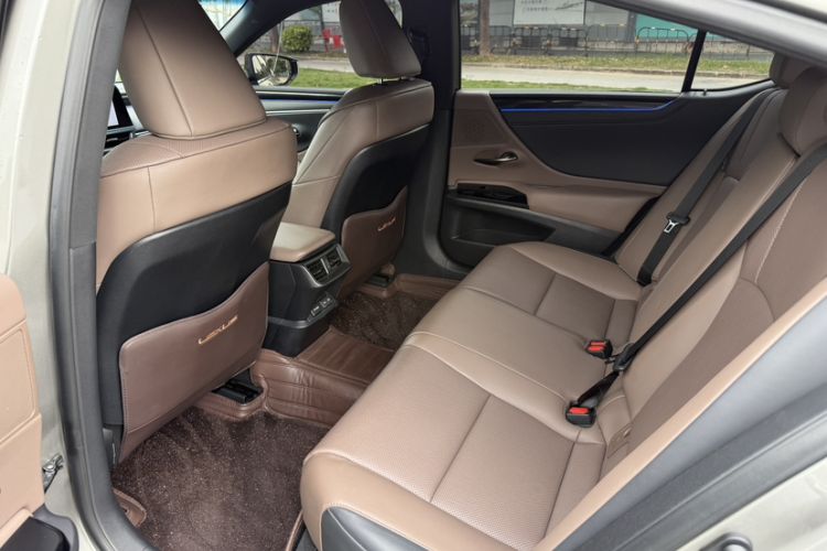 Used Lexus ES 2023 200 Excellence Edition