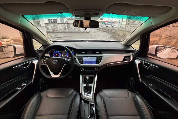 Used Geely Auto Vision X3 2017 1.5L Automatic Luxury Model Interior 4