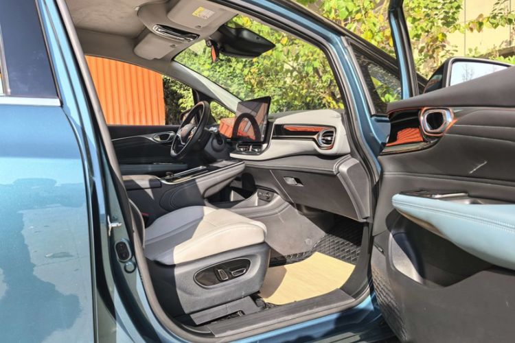 Used AION V 2023 Plus 70 Smart Enjoyment Seven-Seater Edition Ternary Lithium
