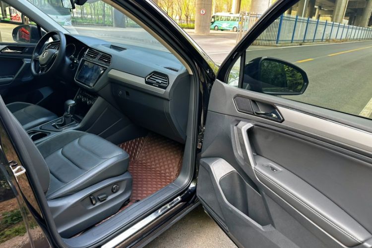 Used Volkswagen Tiguan L 2020 330TSI Automatic Two-Wheel Drive Panoramic Comfort Edition China VI Standard