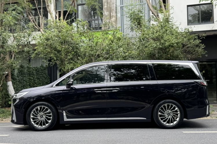 Used VOYAH Dream 2024 PHEV Ultra-Long Range Flagship Edition Exterior 5