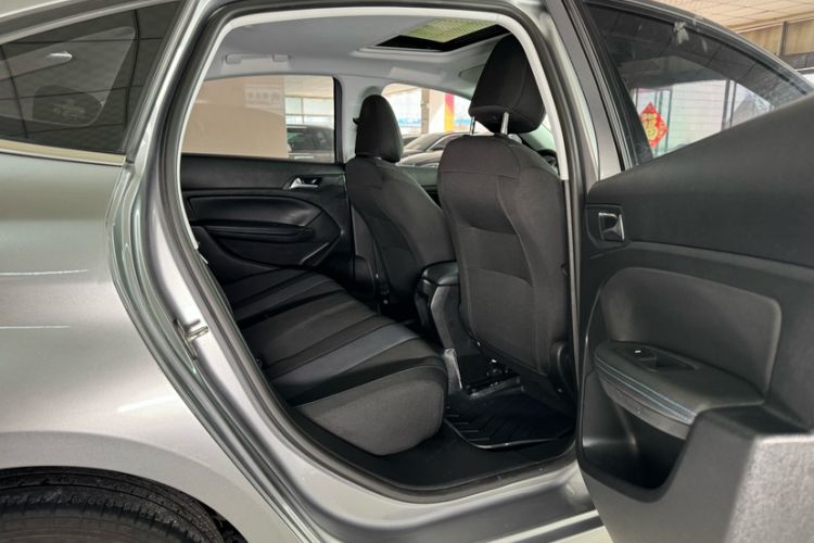 Used Peugeot 308 2018 1.6L Automatic Luxury Edition Interior 6