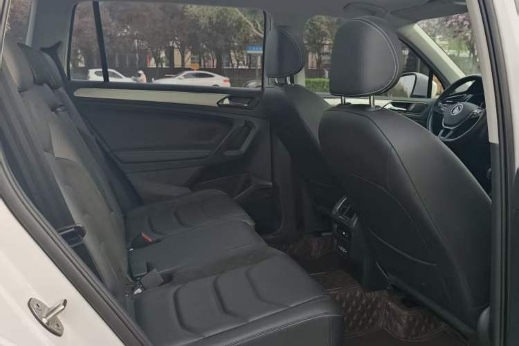 Used Volkswagen Tiguan L 2021 330TSI Automatic Two-Wheel Drive Smart Edition Interior 5