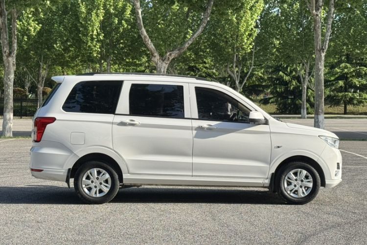 Used Wuling Hongguang 2021 1.5L Revised S Standard Version with Electric Power Steering LAR Exterior 1