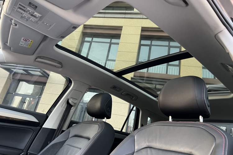 Used Volkswagen Tayron 2019 330TSI Two-Wheel Drive Luxury Model China VI Standard Interior 8