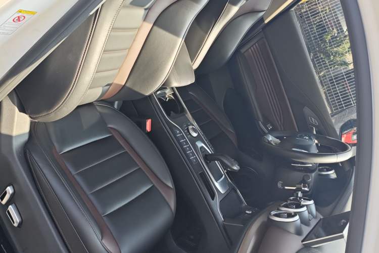 Used Wey VV5 2021 1.5T Two-Wheel Drive Smart Pioneer
