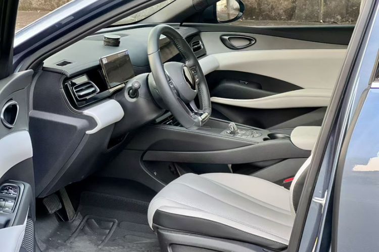 Used BYD Seal 06 New Energy 2024 DM-i 120KM Prestige Model Interior 3