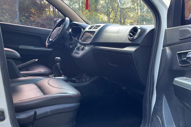 Used Jinbei 750 2016 1.5L Flagship Edition
