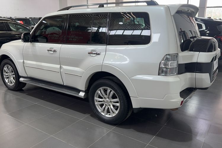 Used Mitsubishi Pajero 