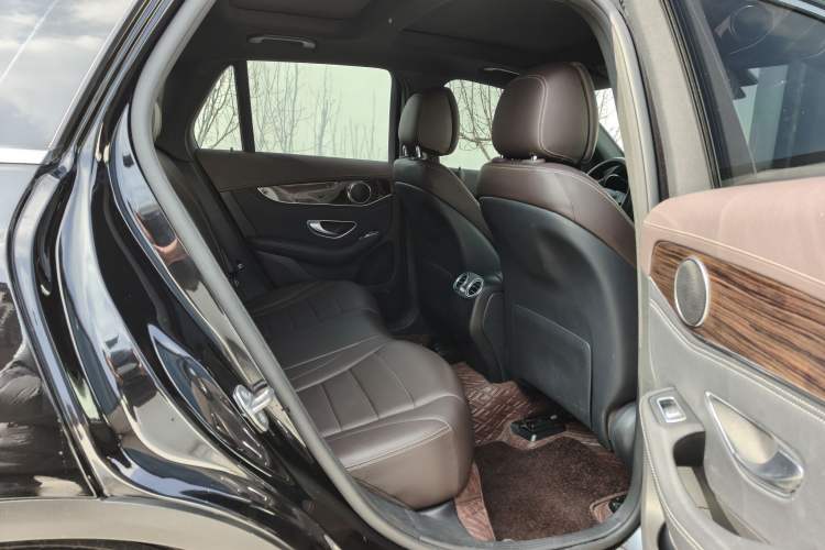 Used Mercedes-Benz GLC 2017 GLC 260 4MATIC Luxury Model