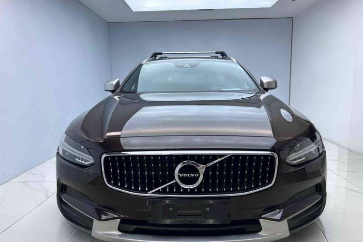 Used Volvo V90 2017 Cross Country T5 AWD Smart Range Edition