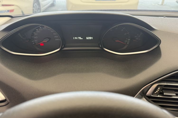 Used Peugeot 308S 2015 1.6T Automatic Jingchi Edition Interior 5