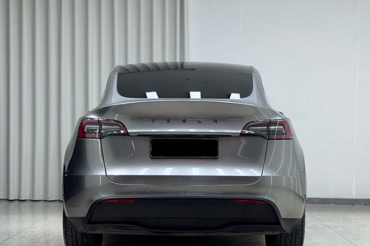 Used Tesla Model Y 2022 Long-Range All-Wheel-Drive Version