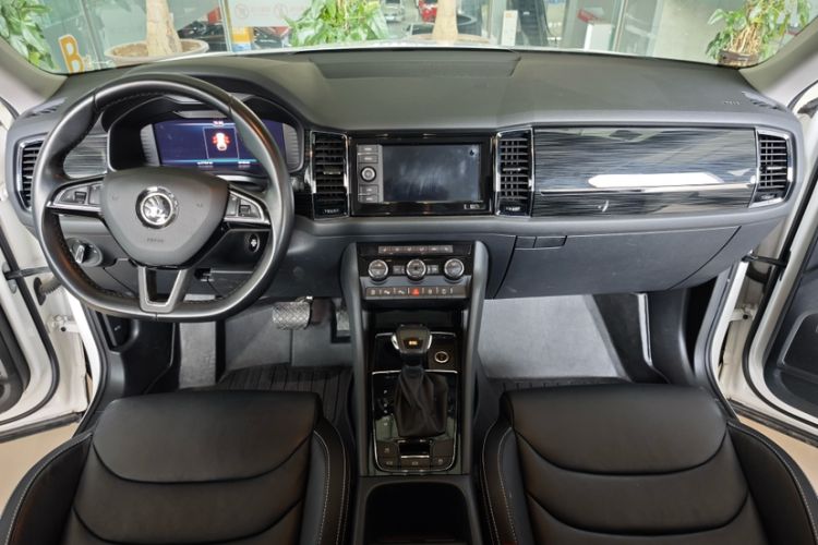 Used Skoda Kodiaq 2019 Facelifted TSI330 7-Seater Two-Wheel-Drive Luxury Enjoyment Edition China VI Standard Interior 2