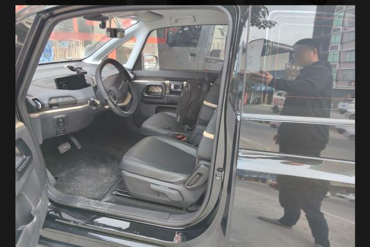 Used Baojun KiWi EV 2021 Artist Model Lithium Iron Phosphate Exterior 6