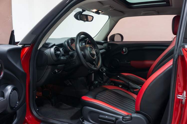 Used MINI 2014 1.5T COOPER Fun Interior 2