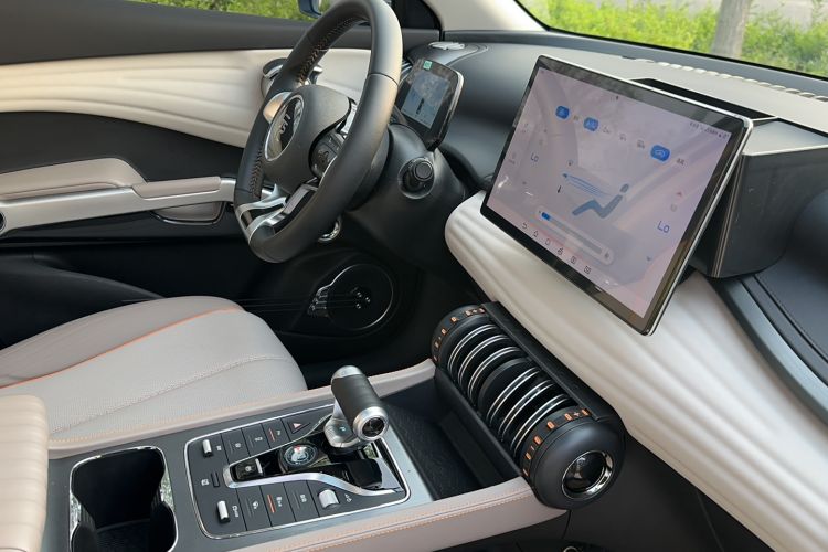 Used BYD Yuan PLUS 2024 Honor Edition 430KM Beyond Model Interior 5