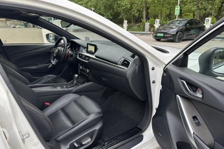 Used Mazda Atenza 2018 2.5L Blue Sky Prestige Edition China V Standard Interior 4