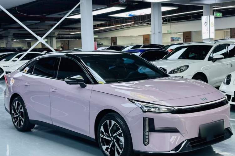 Used Geely Galaxy L6 2024 125km Creative Edition
