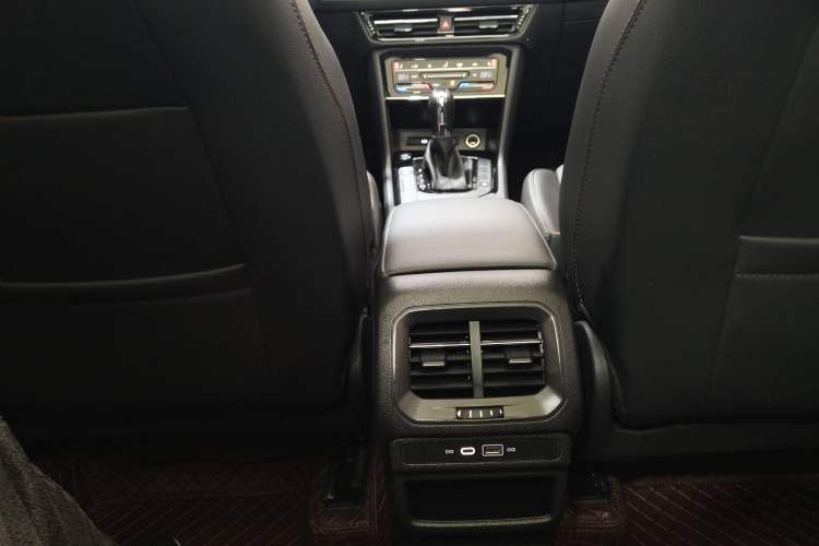 Used Volkswagen Tharu 2022 280TSI Two-Wheel-Drive Luxury Edition Interior 5