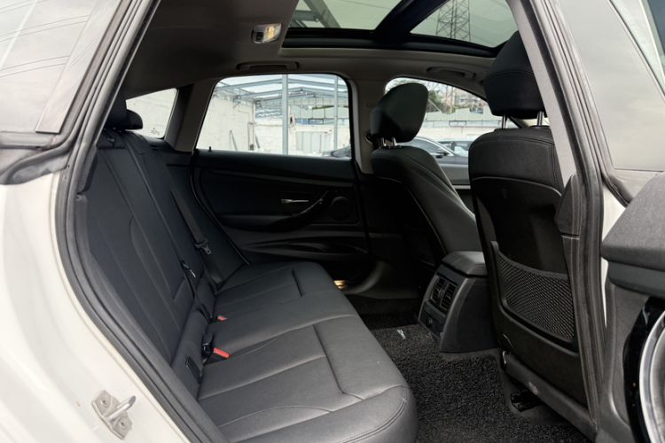 Used BMW 3 Series GT 2018 320i Sport Edition
